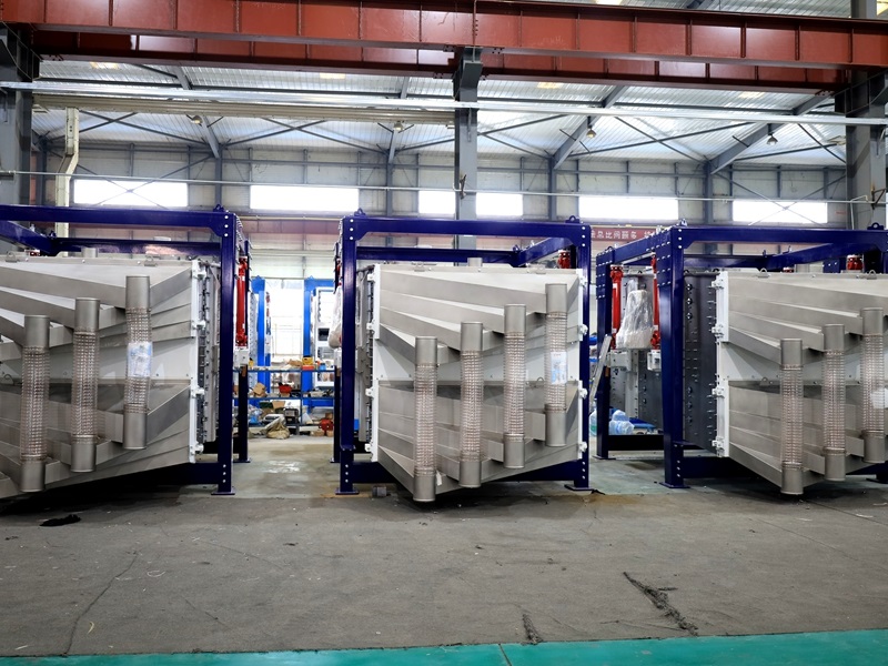 How to Improve the Purity of Quartz Sand with Square Swinging Screen
